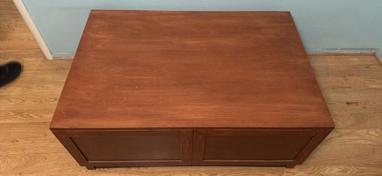 Coffee table / Blanket Chest