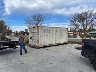 20 Standard Shipping Containers Used / WWT
