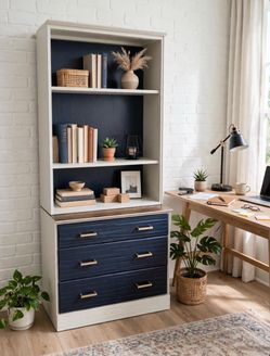 Dresser / bookcase / hutch