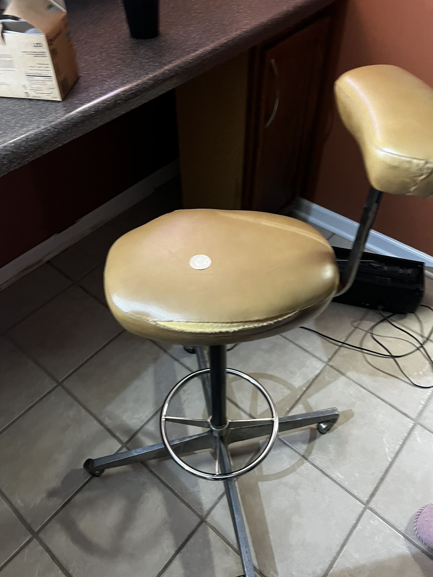 Herman Miller Perch stool By George Nelson 