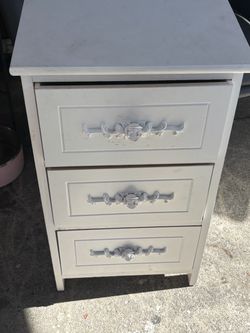 Kids dresser