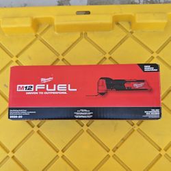Milwaukee
M12 FUEL 12V Lithium-Ion Cordless Oscillating Multi-Tool (Tool-Only)