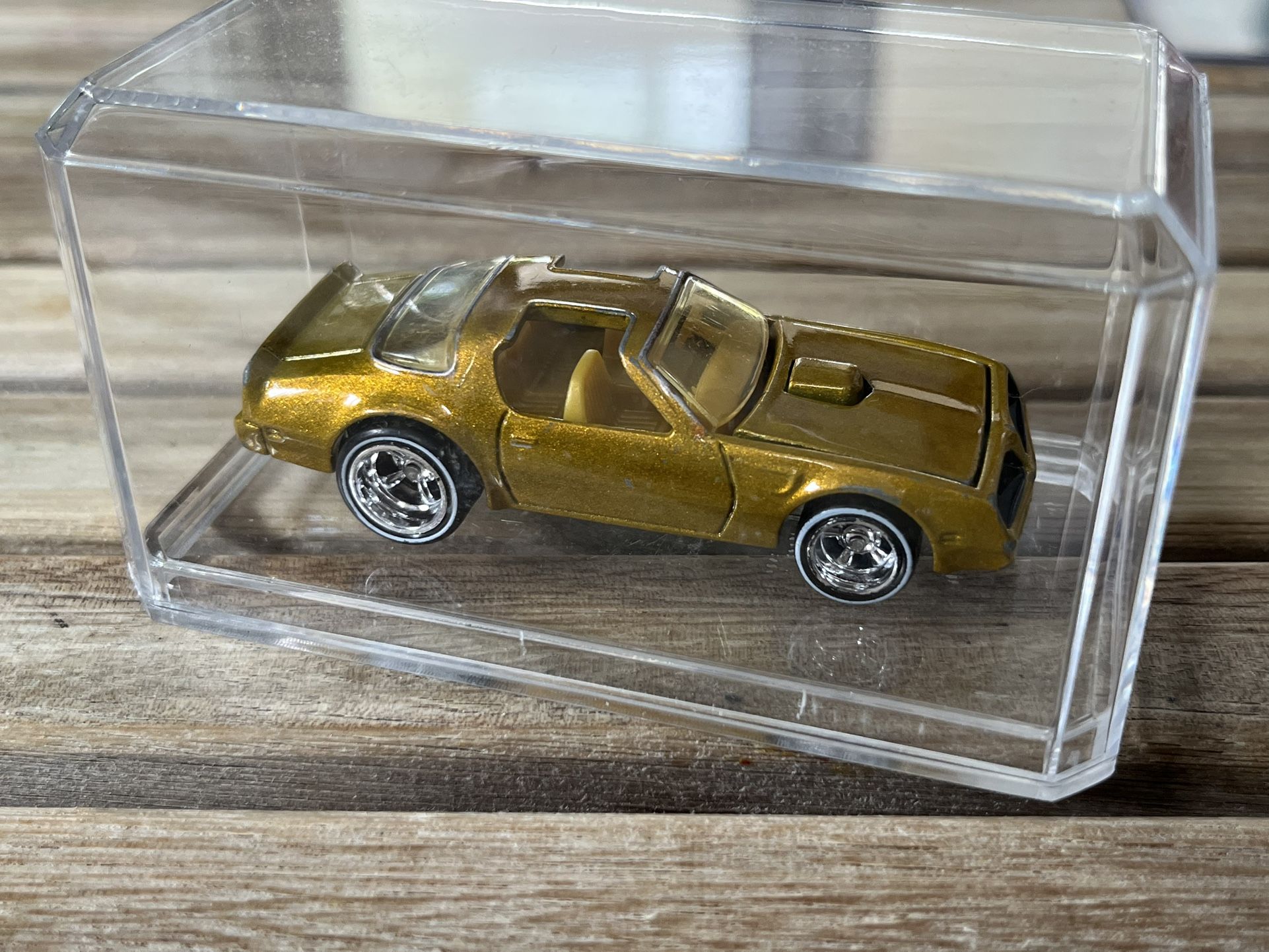 Hot Wheels Retro Entertainment- Rockford Files- Premium- Hot Bird 1/64 rare gold