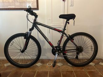 Trek 820 Mountain Bike