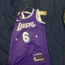 LeBron James Lakers Jersey Men’s XS