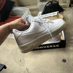 Sets of shoes 3 of casual outings composed of some converse some nike and some Zara plus 2 of dress that some are Aldo and the other H&M