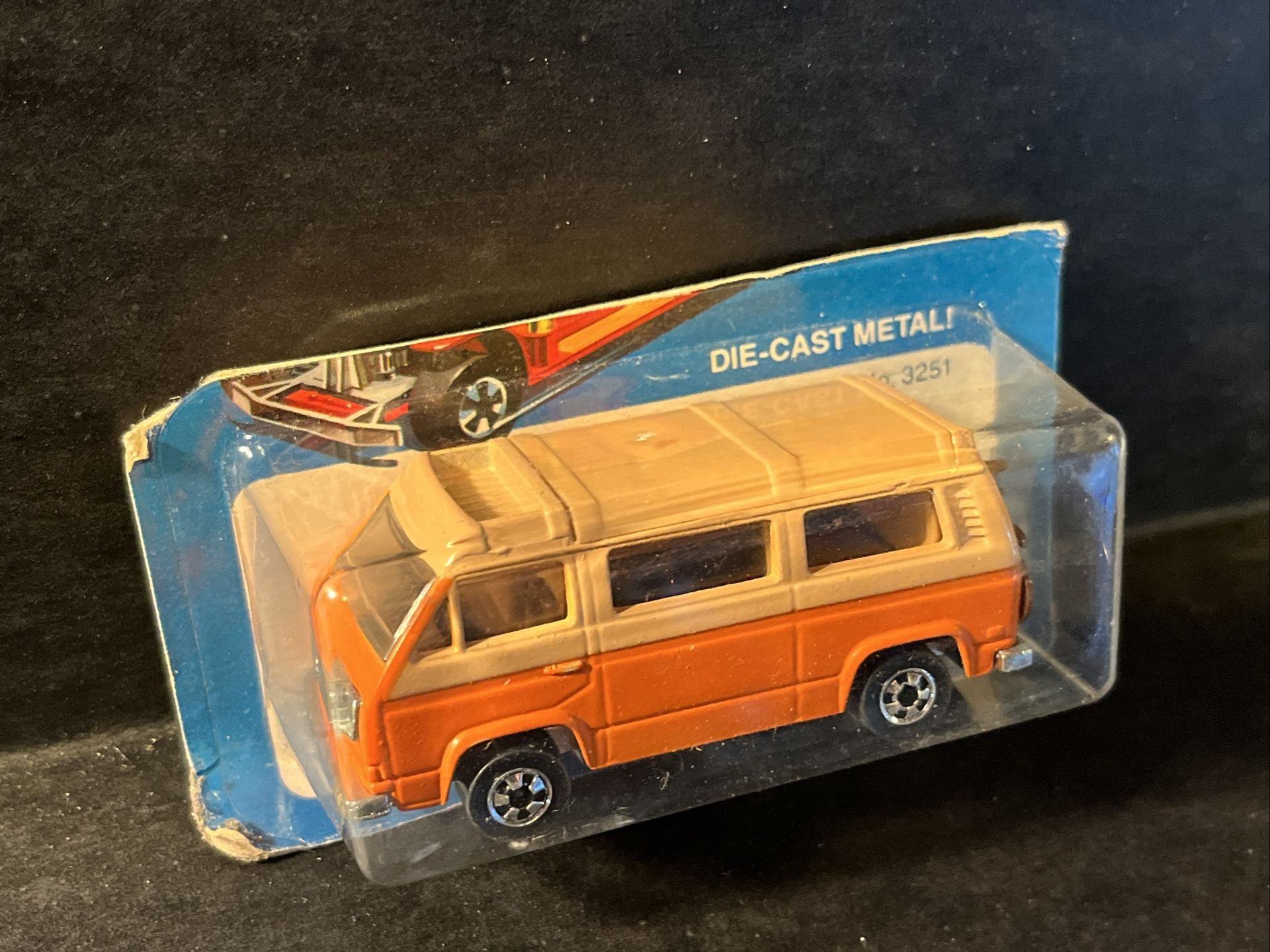Vintage 1981 Hot Wheels Sunagon No. 3251 VW Camper Orange Mattel Cut Card