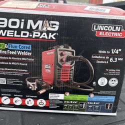New Lincoln Electric WELD-PAK 90i MIG and Flux-Cored Wire Feeder Welder with Gas Regulator
