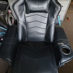 Respawn 900 Console Gaming Recliner w/ Footrest And Lumbar Support