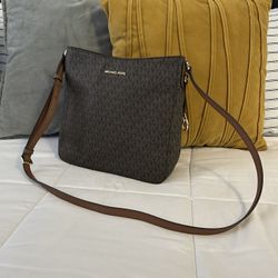 Michael Kors Messenger Bag – Authentic & Gently Used