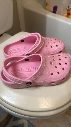 Girl crocs size 3