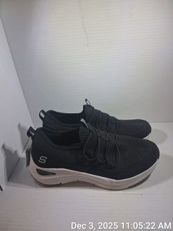 Skechers