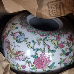 Rounded Vase With Butterflies In Pink And Yellows