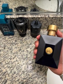 Versace Dylan Blue Pour Homme Eau de Toilette 100ml