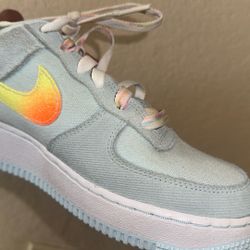 Nike Air Force 1. 6.5 Women