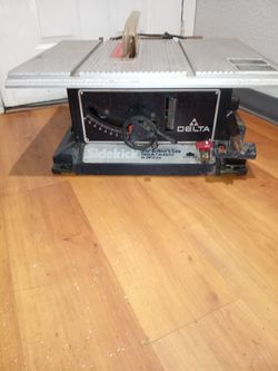 Delta 8¼" Builder's  Table Saw