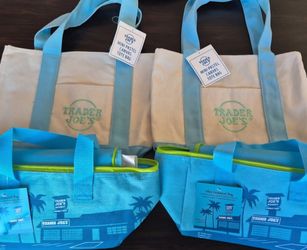 VIRAL TIK TOK INSTAGRAM BRAND NEW W TAGS TRADER JOES 2 CANVAS TOTES & 2 INSULATED COOLER BAGS SET 🩵