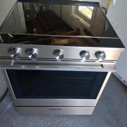 Whirlpool Slide in Electric Stove 