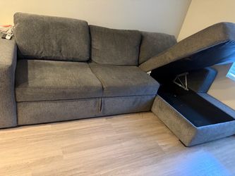 Sectional couch