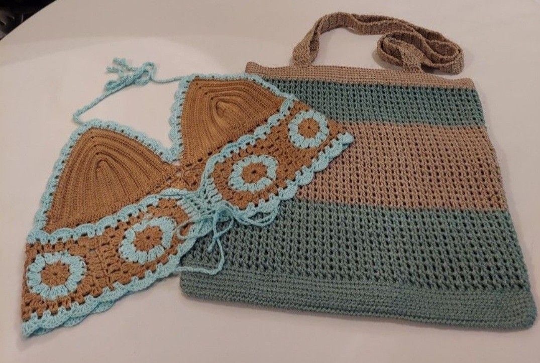 HANDMADE TOPS AND MATCHING COLOR PURSE SET FOR $40  ( FITS IN SIZE SMALL- MEDIUM ) 