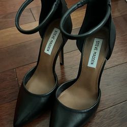 Steve Madden Vexxed Black Leather Heels