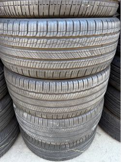 235/45r18 Michelin  tires en Excelentes Conditiones de Vida las 4
