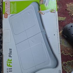 WII FIT PLUS. 