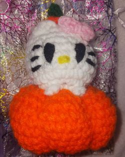 5in crocheted hello kitty pumpkin