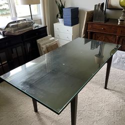 Desk with tempered Glass Top