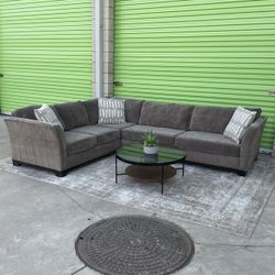 *Free Delivery* Gray Jonathan Louis Sectional Couch Sofa