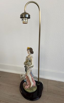 Ok collection table lamp Lady with Vase
