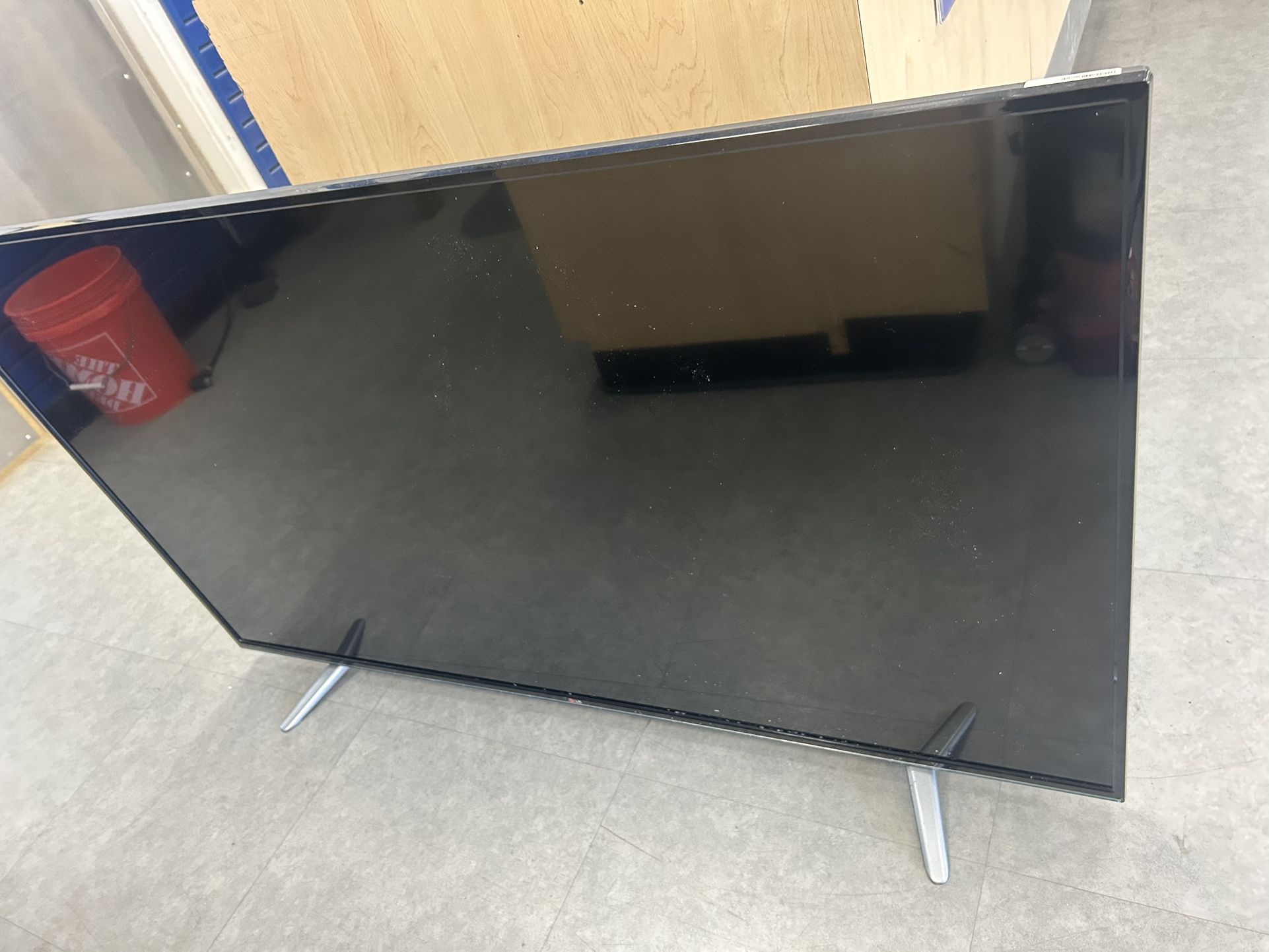 60” LG With REMOTE + Mount Attached