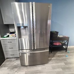 Refrigerator 