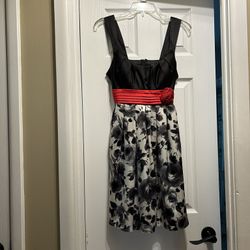 Junio’s CITY TRIANGLES Polyester, Spandex, Black & White Floral Dress With Red Sash… Size 9