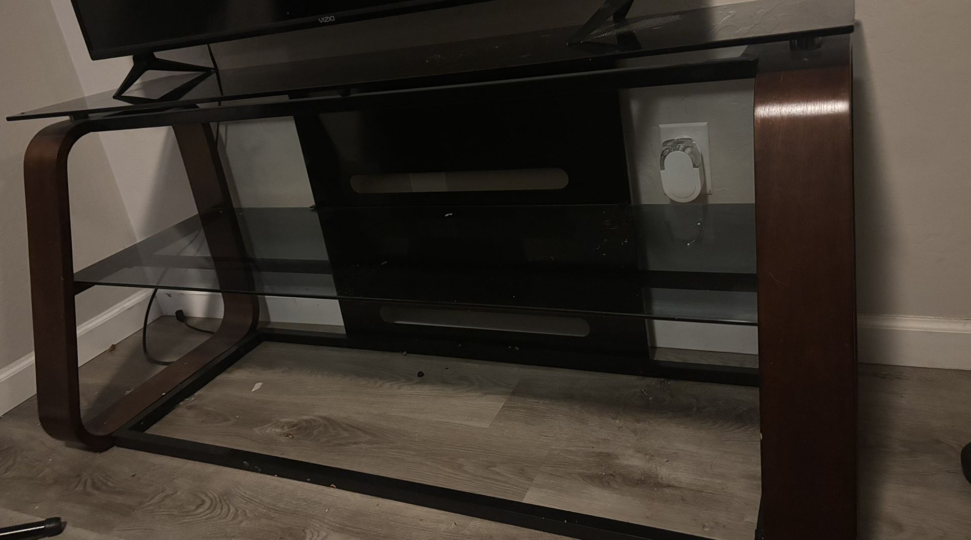 Make an offer, I just want to get rid of this to buy a desk