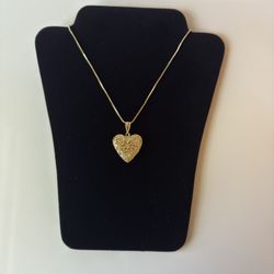heart/ star locket 