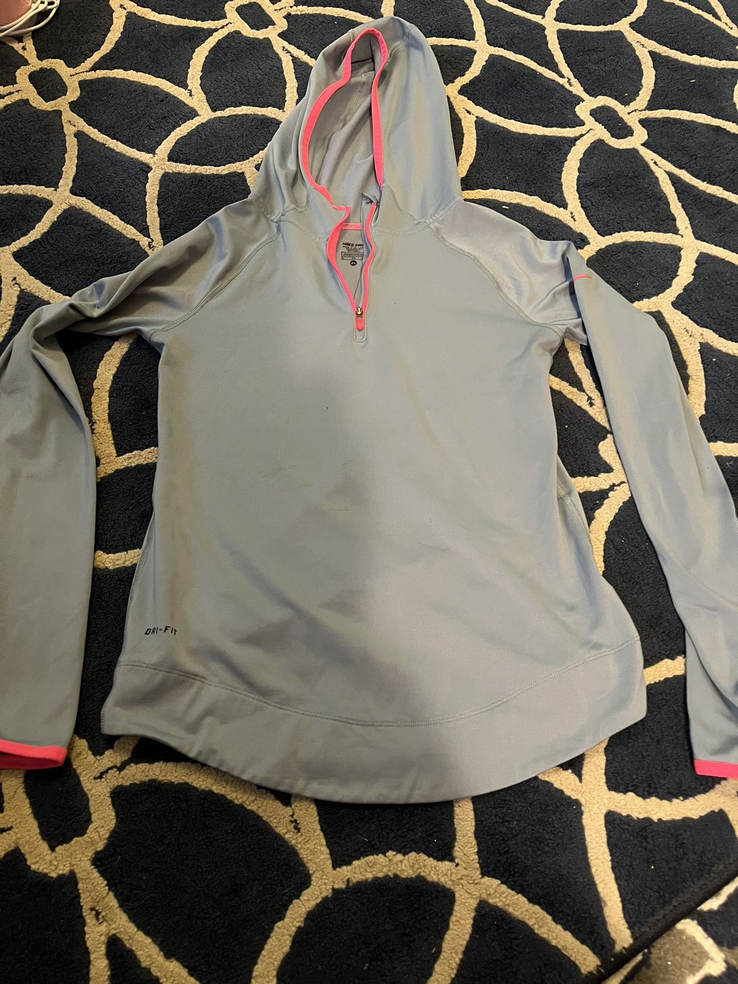 Girls Size XL Nike Pro Hoodie