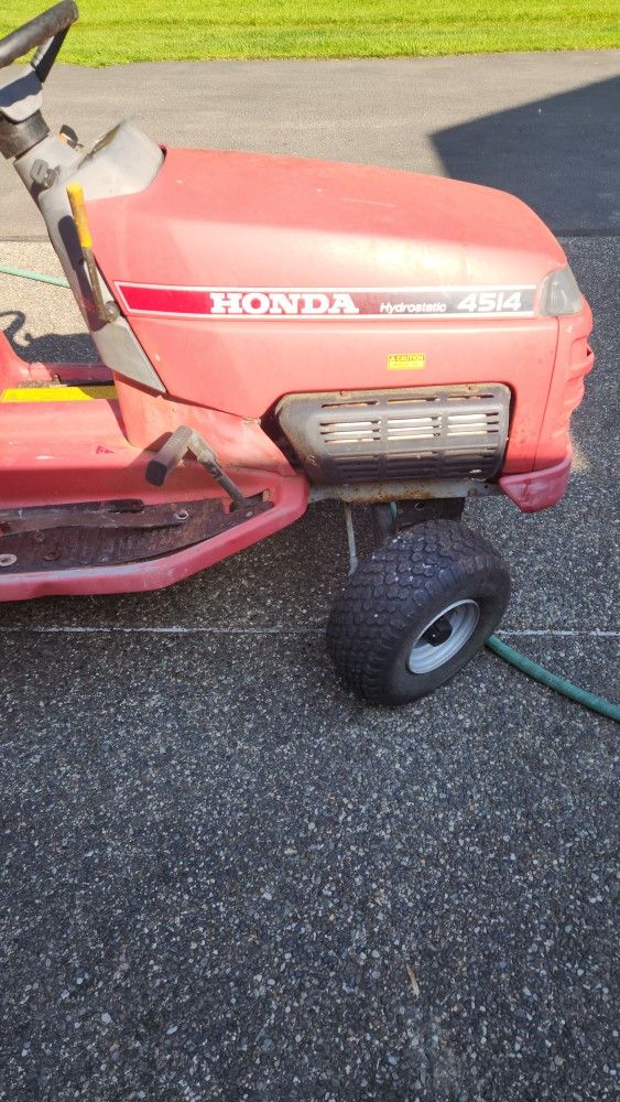 Honda 4514 Riding Lawnmower
