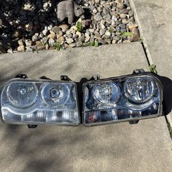 2006 Chrysler 300 Headlights