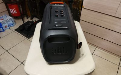 Jbl speaker and mic
