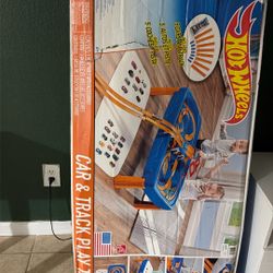Hot Wheels Car & Track Play Table