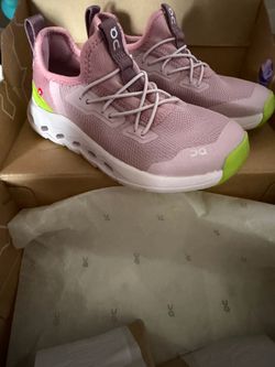 On cloud shows sz 11 kids NEW