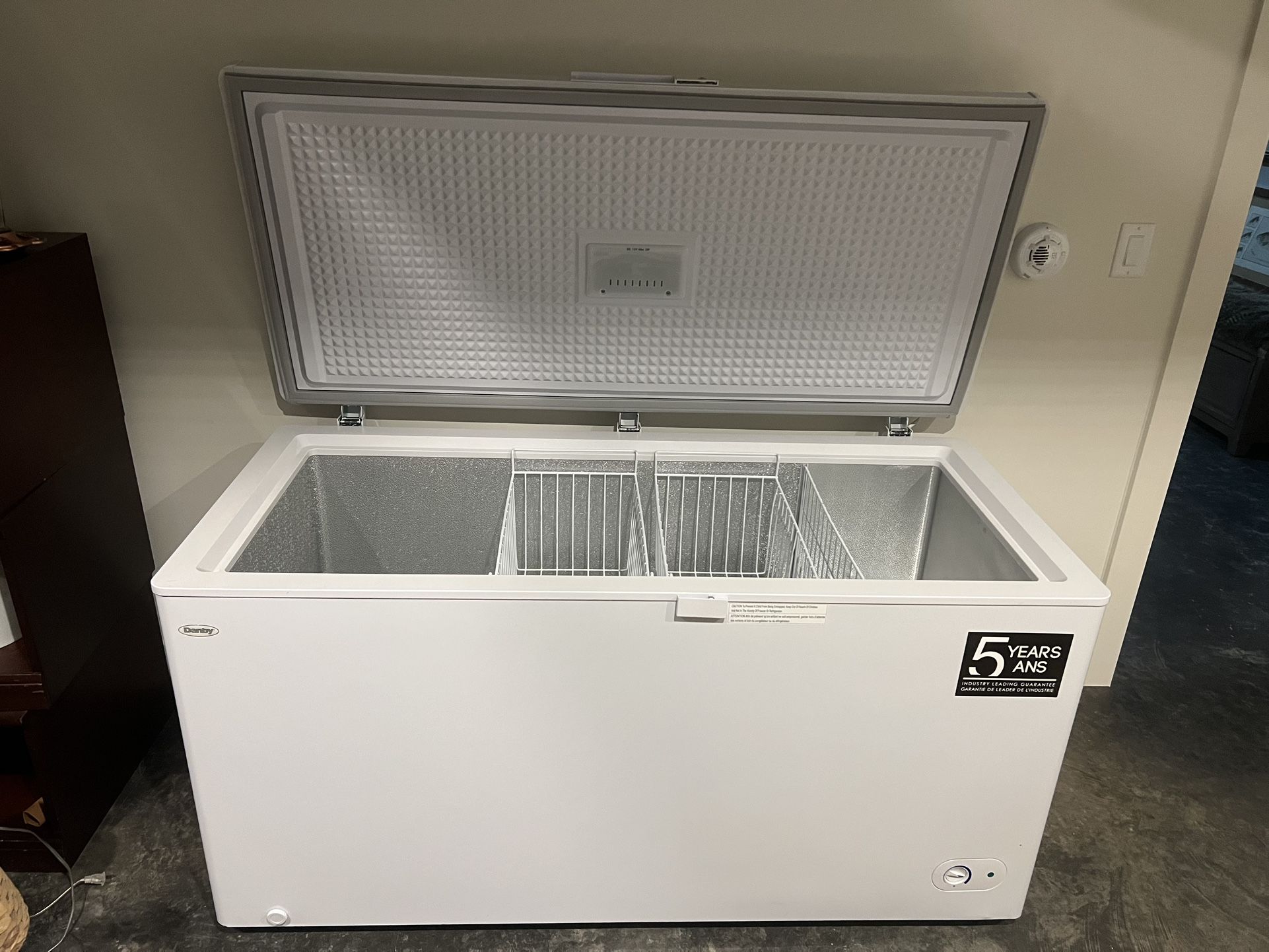 DANBY Chest Freezer