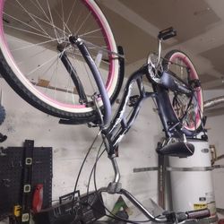 Schwinn Riverside 26" 7 Speed Beach Cruiser