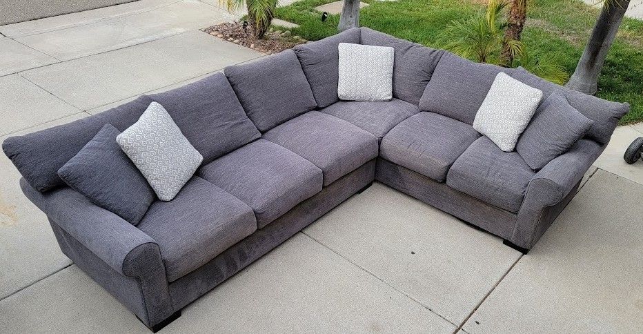 2 Piece Sectional Couch With Pillows