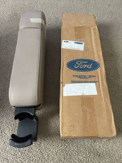1990 To 1997 Lincoln Town Car Drivers Center Console Armrest With Cup Holder Tan Color New In Box  