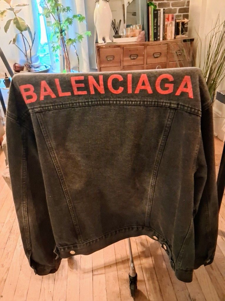 Balenciaga Grey Distressed Denim Logo Print Oversized Jacket Size 52 (US Men's Large) RARE!