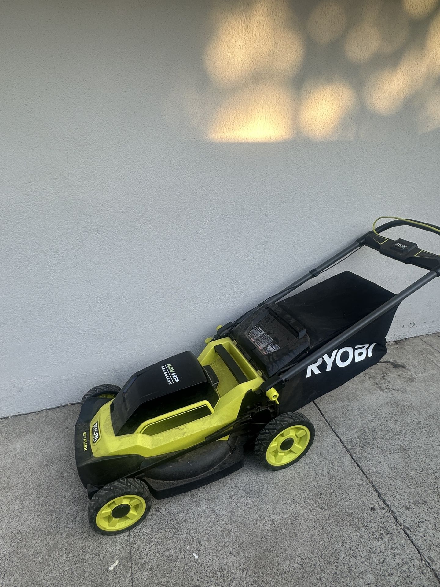 40V HP Brushless 20 in. Cordless Battery Walk Behind Push Lawn Mower with 6.0 Ah Battery and Charger