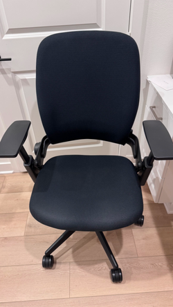 Steelcase Leap, V1, Black