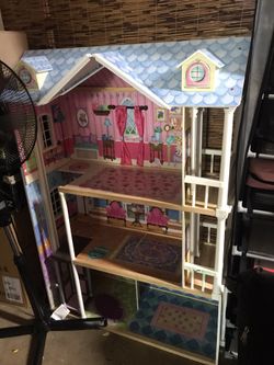 Play Doll House